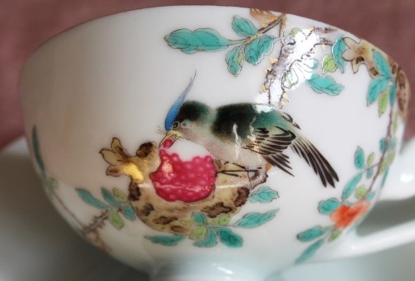 鳥と柘榴の絵付けが秀逸なカップ＆ソーサーのサムネイル